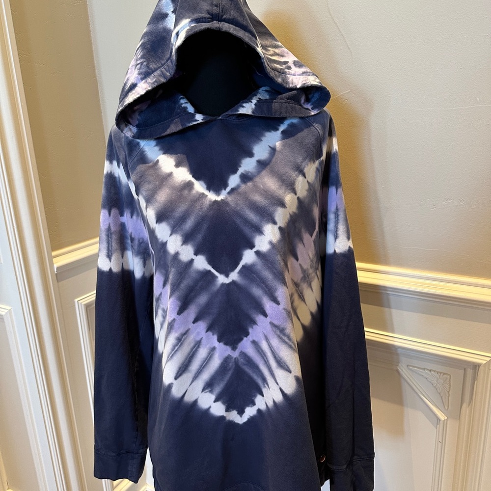 Lane Bryant Size 14/16 LIVI Active Blue-White Tie Die Hoodie Pullover